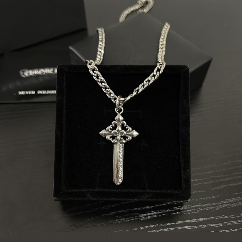 Ch**me He**ts necklaces